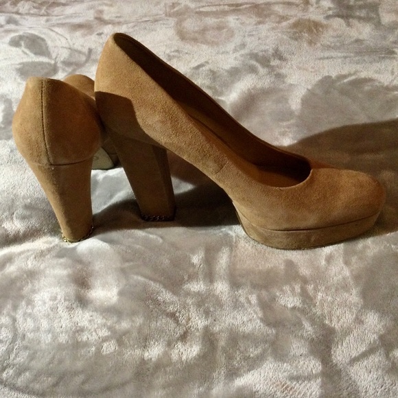 MICHAEL KORS PLATFORM SUEDE HEELS. Immaculate condition. - Picture 4 of 4